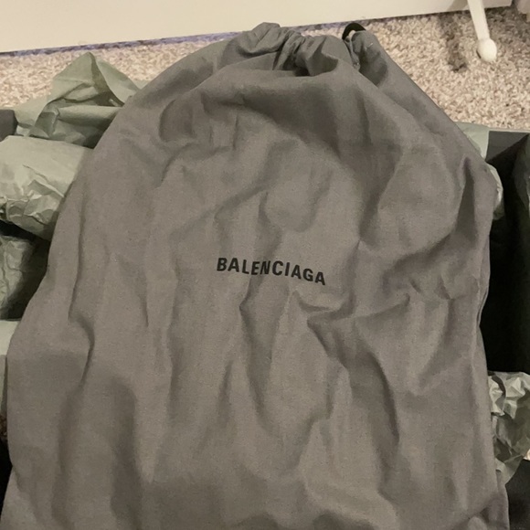 Balenciaga Slides - Picture 9 of 9